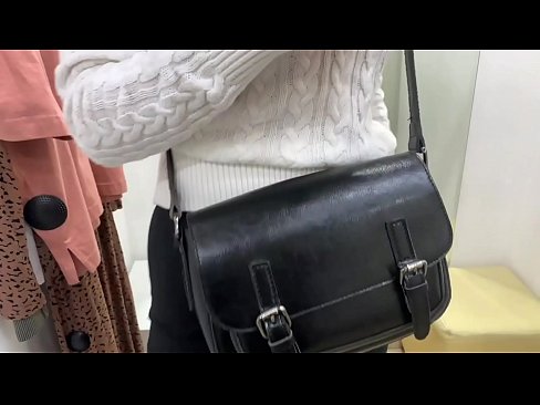 ❤️ אוננות פומבית של הכלבה הצעירה פרלברי עם דילדו בחדר המתאים ❤️ סתם פורנו ב-iw.pornoklinge.ru ❌